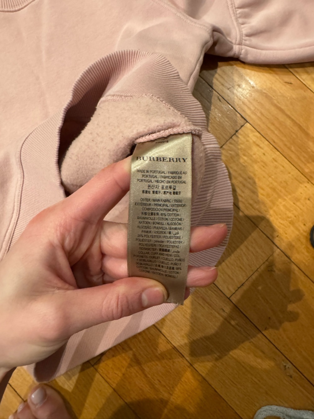 Burberry London England balloon sleeve crewneck sweatshirt - Picture 8 of 8